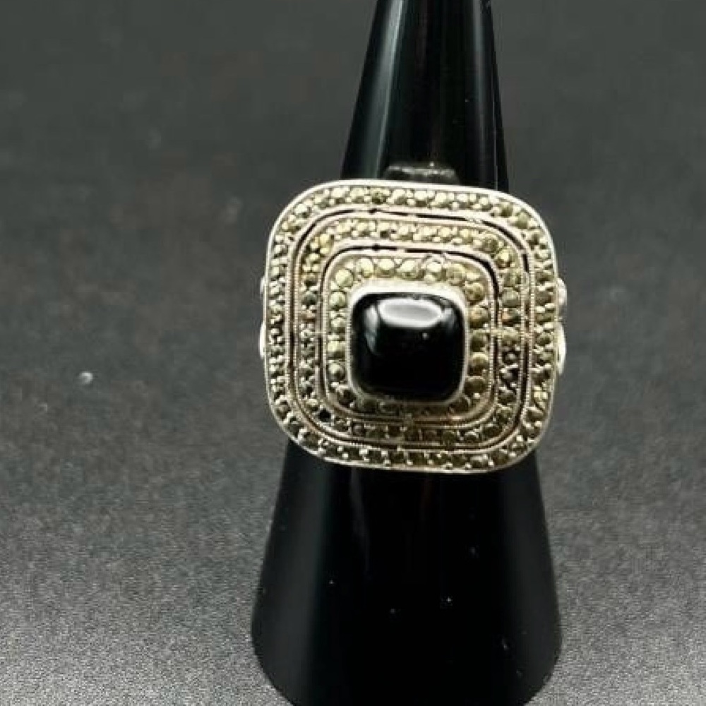 Sterling Silver Onyx Marcasite Ring Size 5
